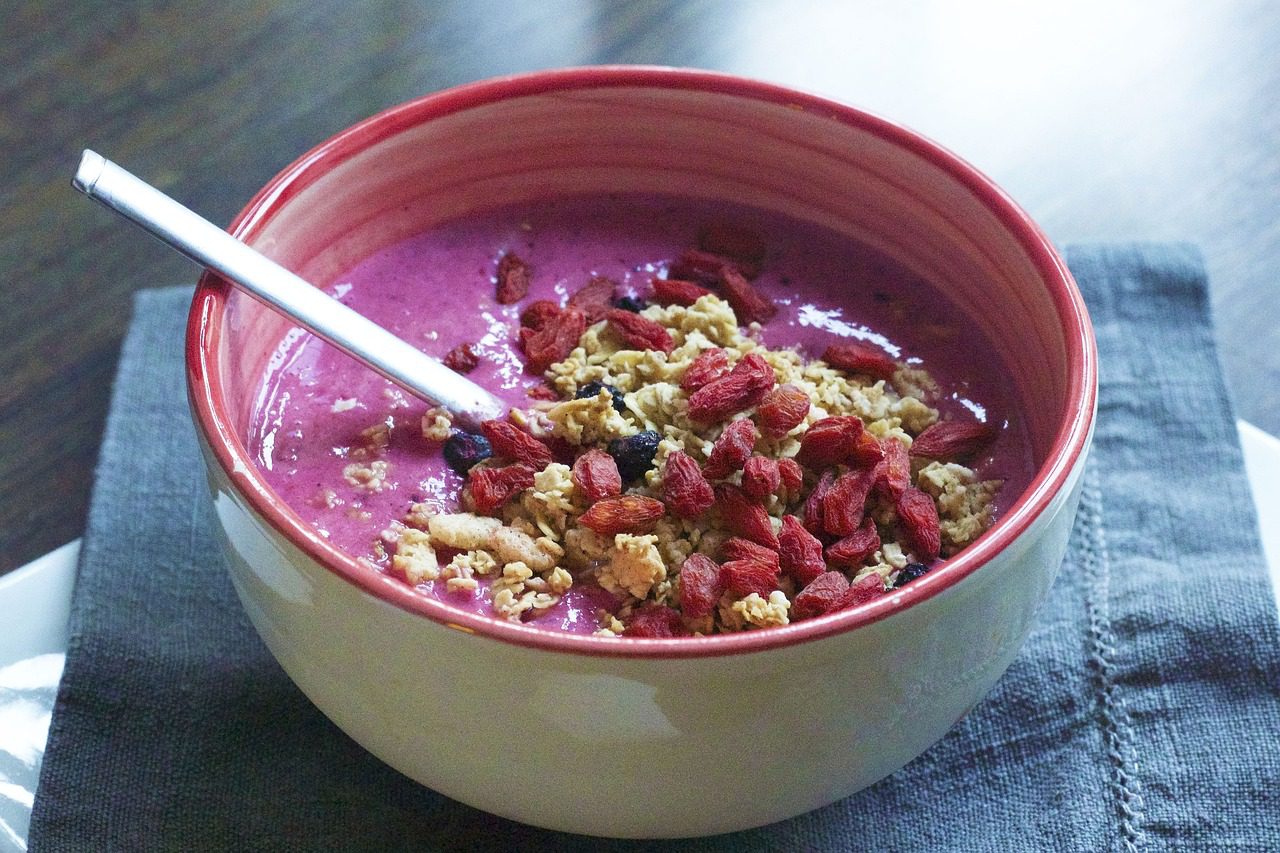 Fruit-smoothie-bowl- with-mixed-berries