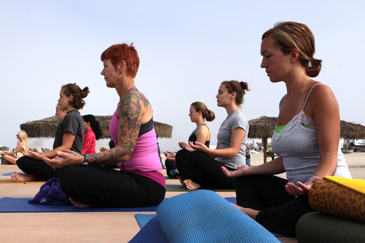 quality yoga gear Fitness- women, yoga class, fitness-1179435.jpg