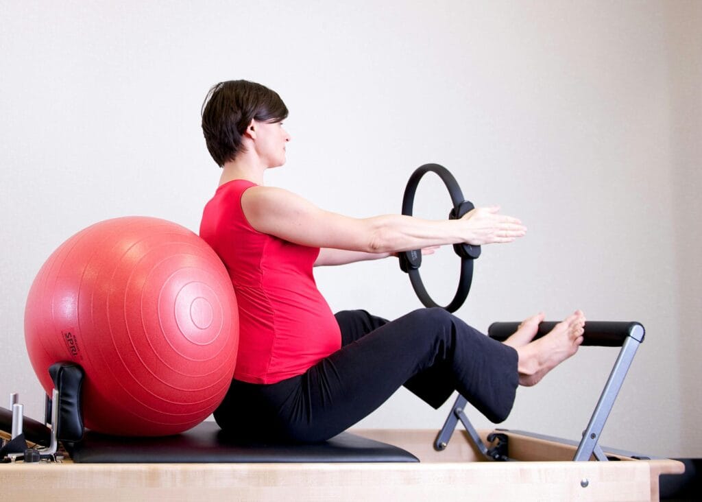 Top 10 Exercises for Weight Loss 12 | eat move healthy Pilates-exercise