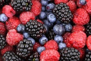 Overnight Oats with Berries and Almonds 2 | eat move healthy blackberries-raspberries-blueberries.