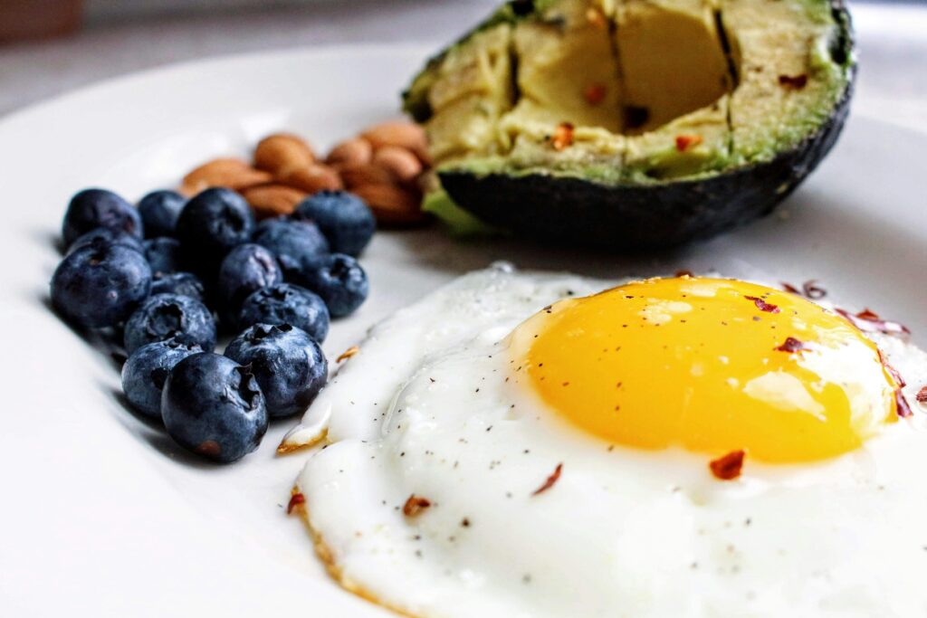 Achieve-Weight-Loss- with-Low-Carb-egg- avocado-blueberries- almonds.